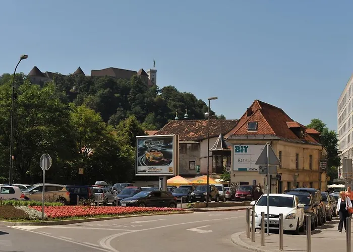 Spacious Nika 2 Tour As Apartamento *