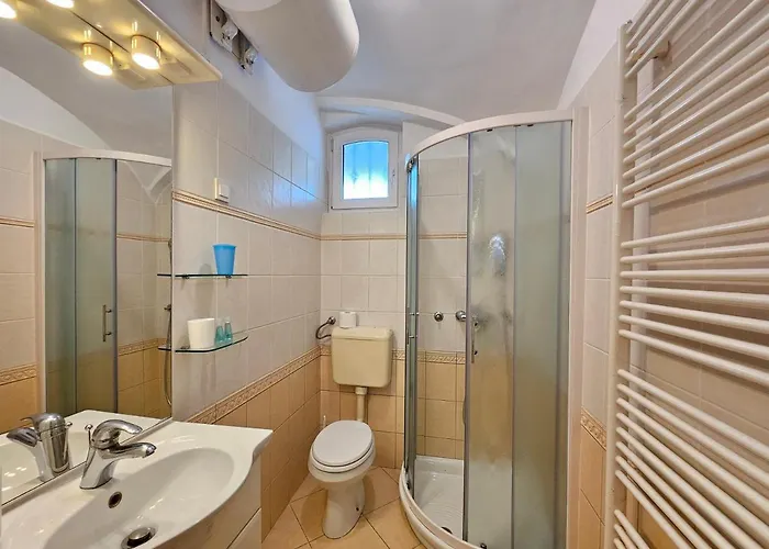 Spacious Nika 2 Tour As