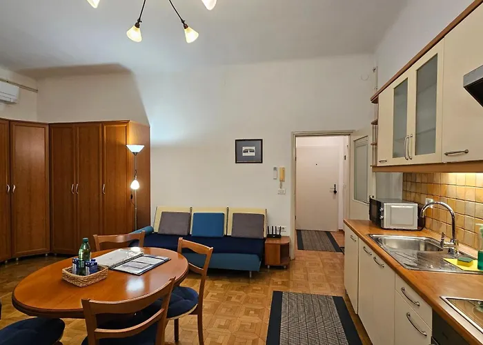 Spacious Nika 2 Tour As